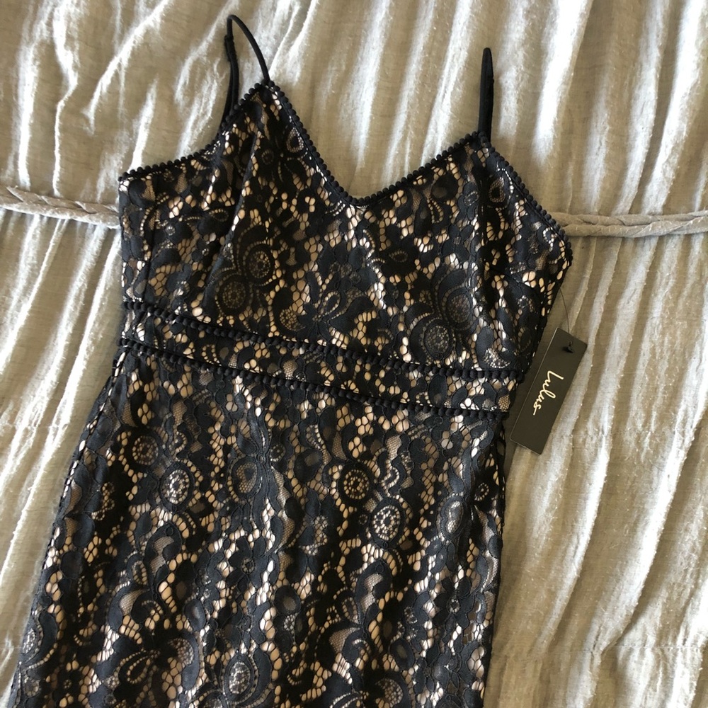 lulu’s black lace midi dress
